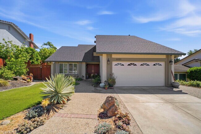 Photo - 6001 Castlebrook Dr