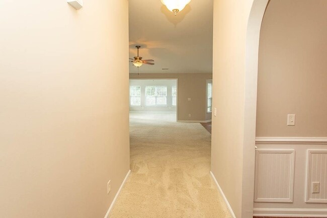 Photo - 384 Esher Ct