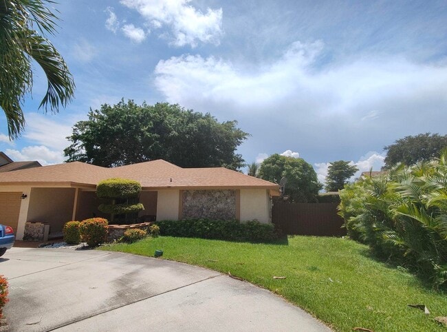 Photo - 616 White Water Dr