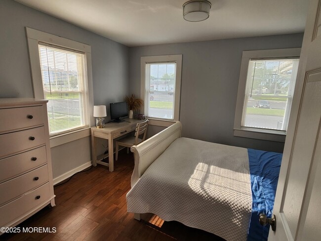 Photo - 6 Avenel Blvd