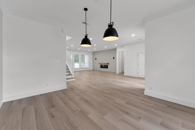 Photo - 30 E Wedgemere Cir