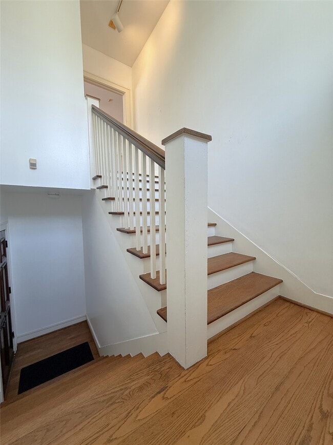 Photo - 2311 Wroxton Rd