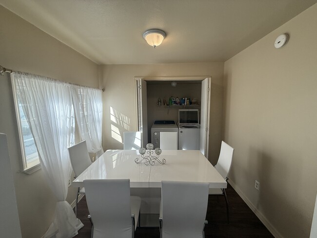 Photo - 1215 E Beverly St