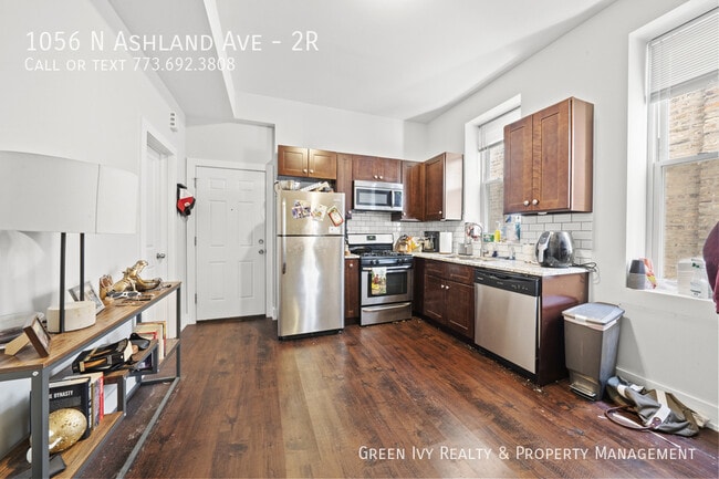 Photo - 1056 N Ashland Ave Unidad 2R