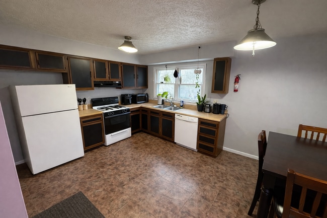 Photo - 925 Union Ave