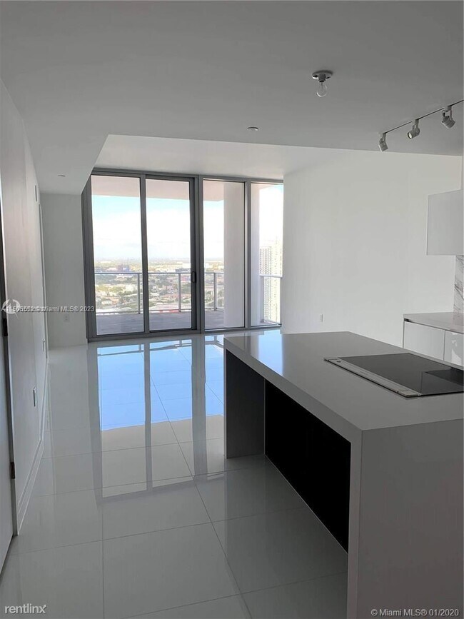 Photo - 1 br, 2 bath Condo - 851 NE 1st Ave Unit 3000 Unidad 3000