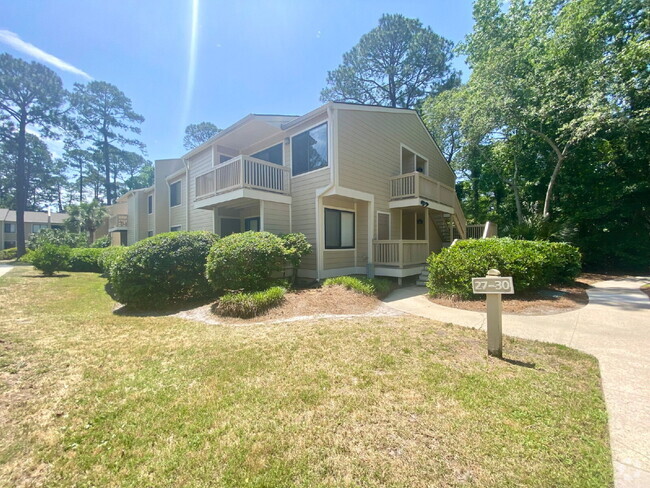Building Photo - Renovated Two Bedroom Condo on Hilton Head... Unit 30