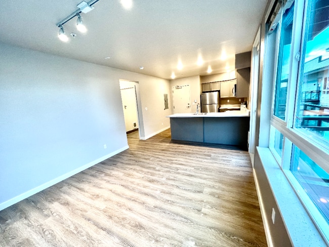Photo - 2330 Yakima Ct Unit B304