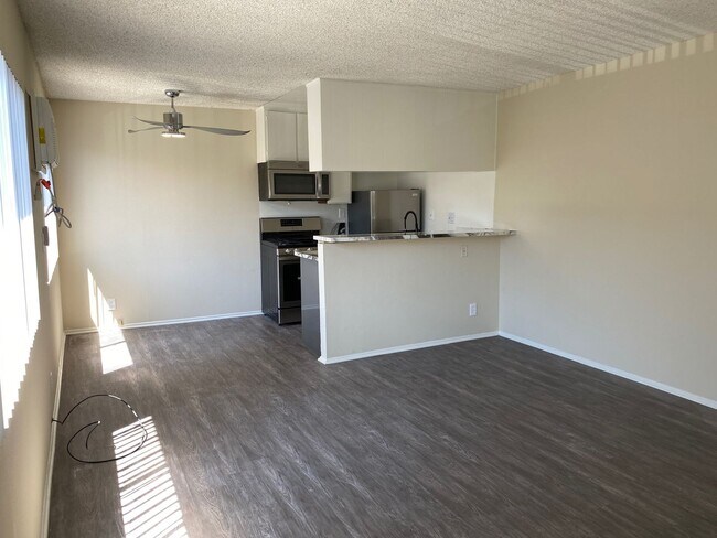 3735 S Canfield Ave Unit 8