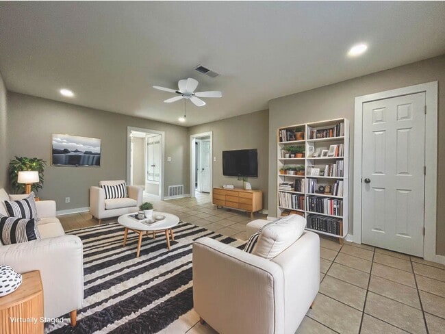 Building Photo - Modern 2 Bed for Rent – Minutes from Pinnacle Hills and Pleasant Crossing Unit 1319