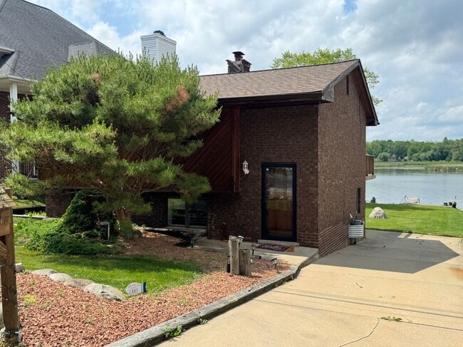 Photo - 1508 Lakeview Dr