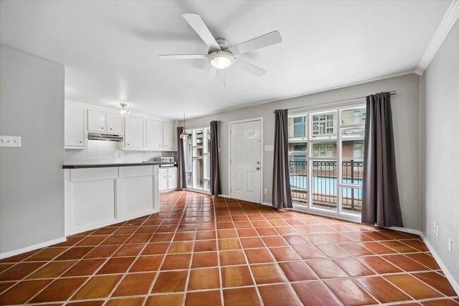 Photo - 3502 Burlington St Unidad 13
