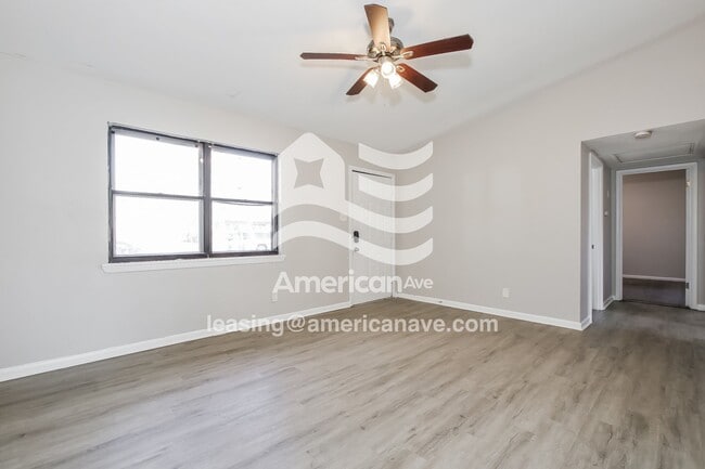 Photo - 35 Durham Dr