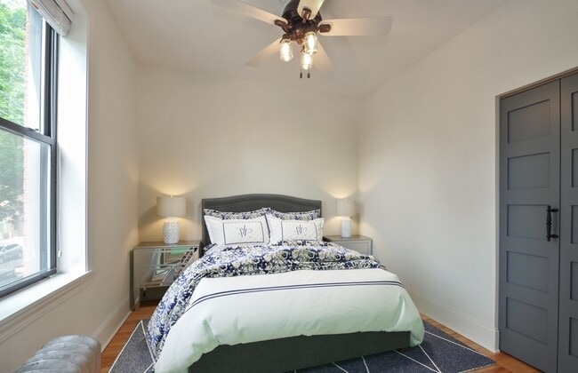 Photo - 1314 W Argyle St Unit 3