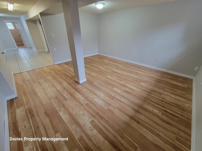 Photo - 10316-10156 156 St NW