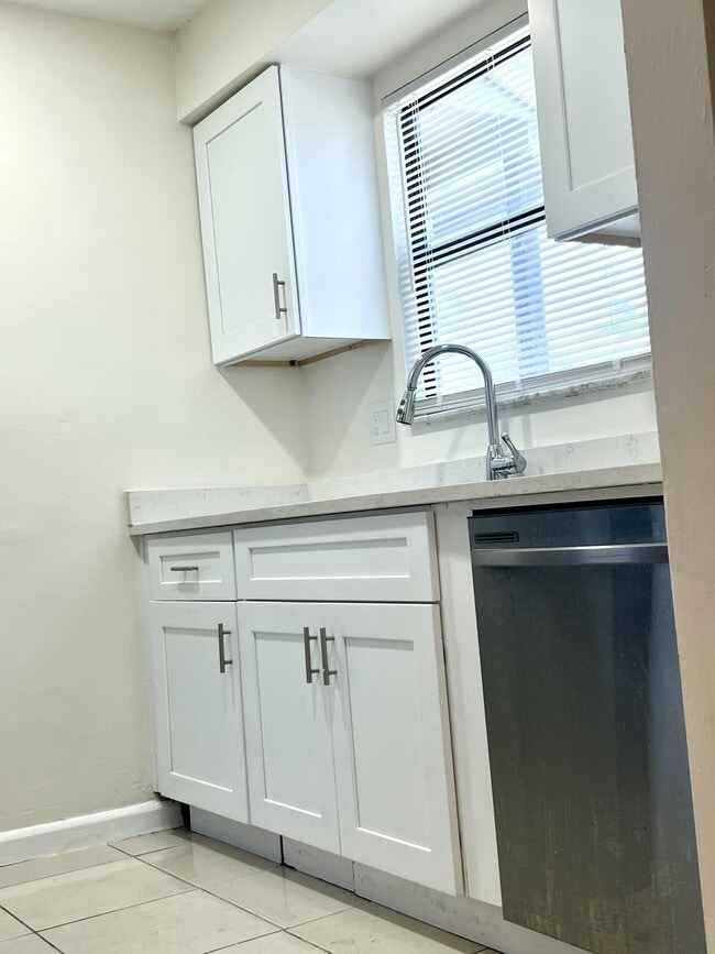 Photo - 102 Shoreview Dr