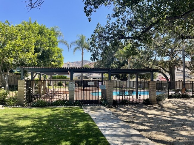 2418 Manet Ln