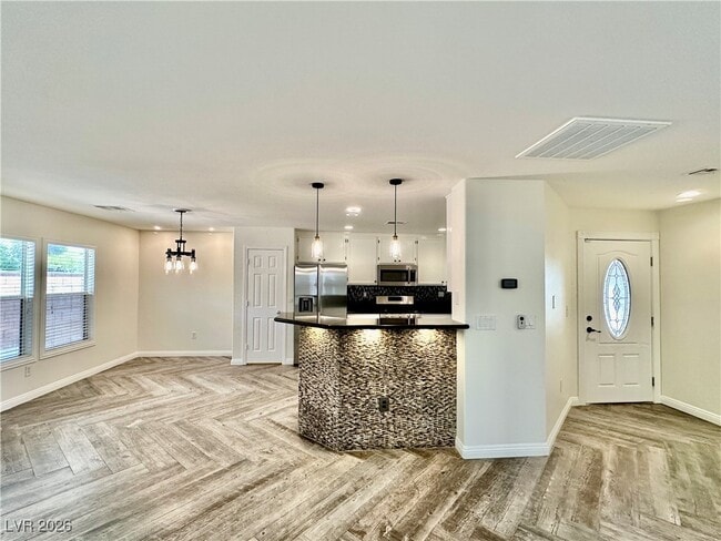 Photo - 6545 Cedar Waxwing St