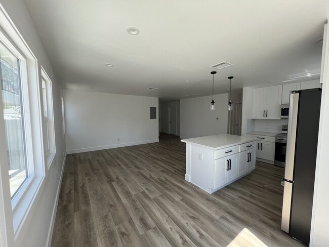 Photo - 4814 Hedda St