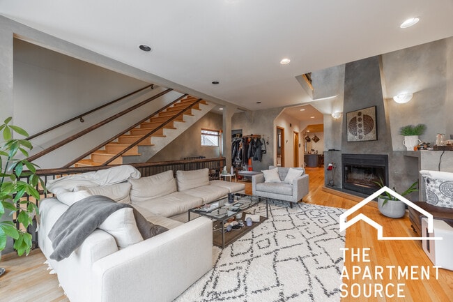 Photo - 1224 W Augusta Blvd Unidad 2