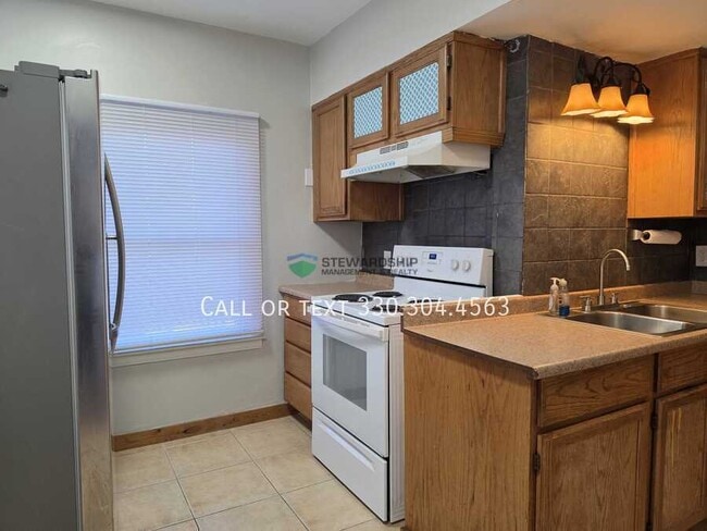 Building Photo - 1014 Berwin St Unit Upstairs