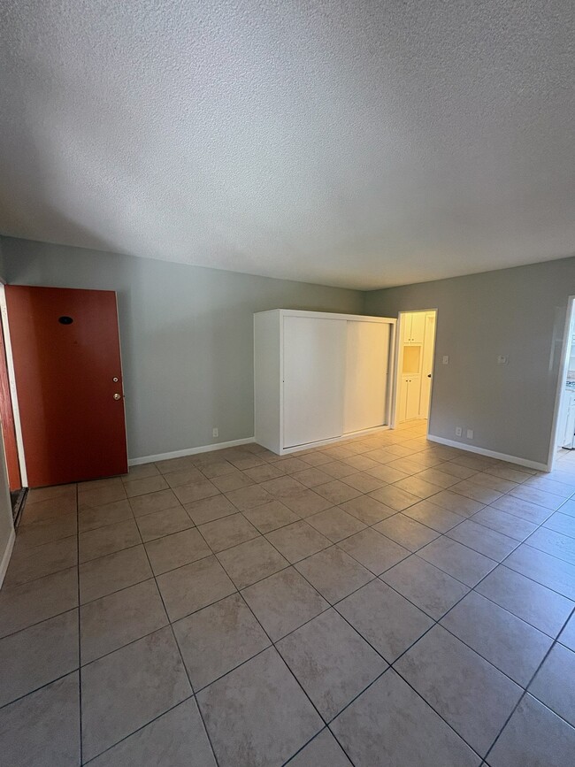Photo - 4055 W 129th St Unidad 6
