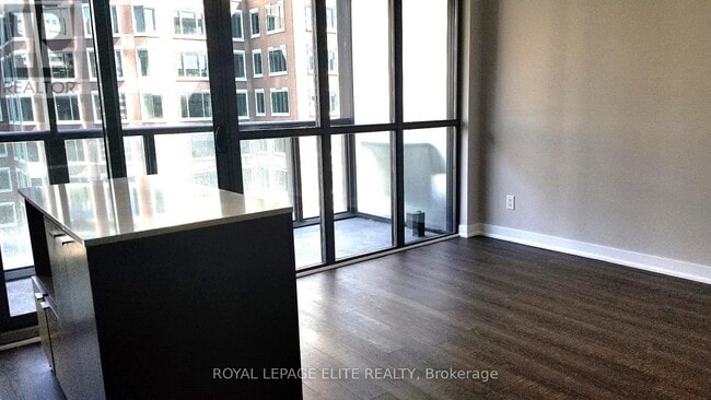 Photo - 110 Charles St E Unité 1211