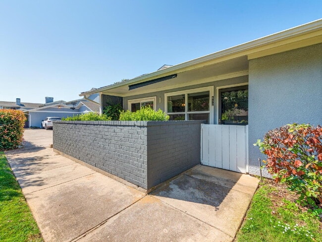 Photo - "Cute 3-Bed 2-Bath Townhome in Hurst!"