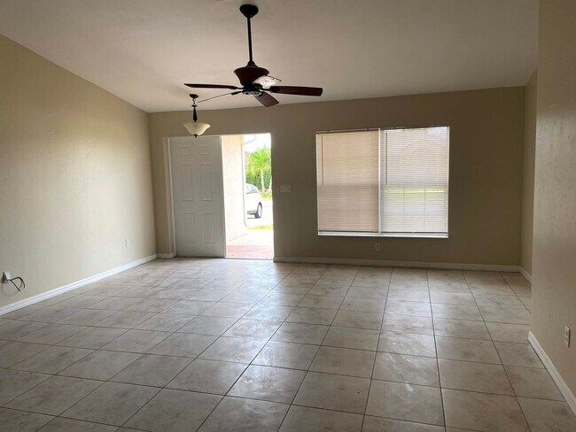 Photo - 3302 7th St W