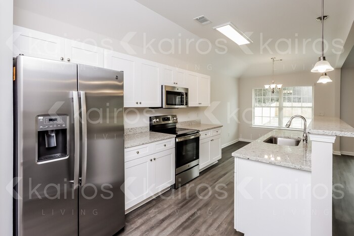 Photo - 94 Robin Hood Ct