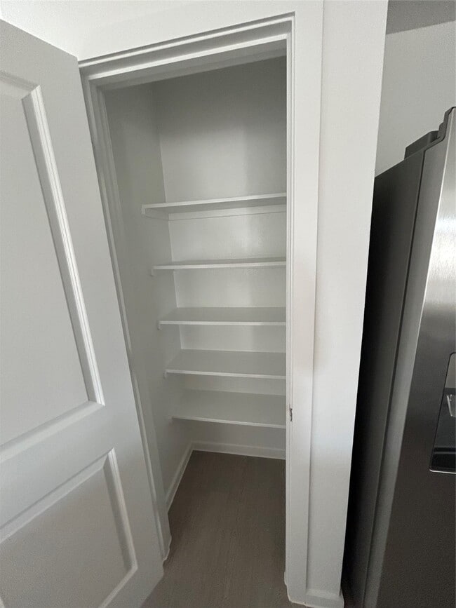 Building Photo - 3085 Majestic Sunrise Dr