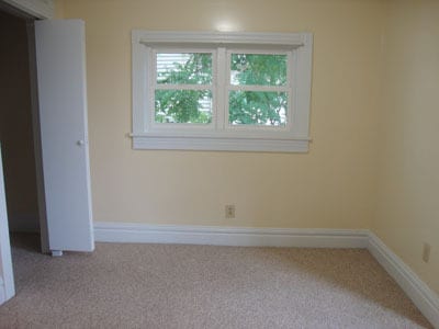 Dining room as seen from the kitchen doorway. - 512 S Center St Unit Fl. 1
