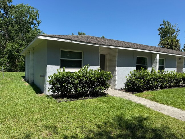 Building Photo - 2/1 in Groveland