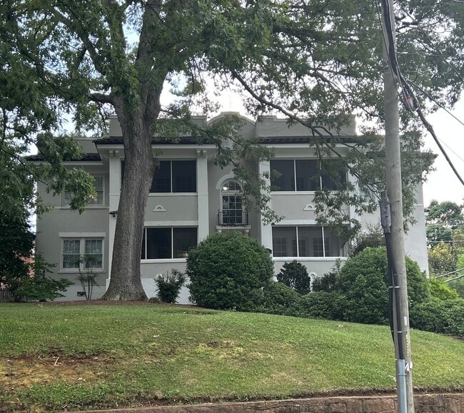 Building Photo - 72 W End Blvd