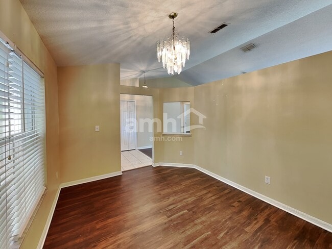 Photo - 722 Meadow Park Dr