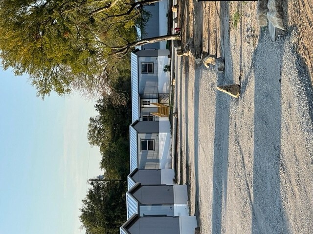 330 Live Oak Rd