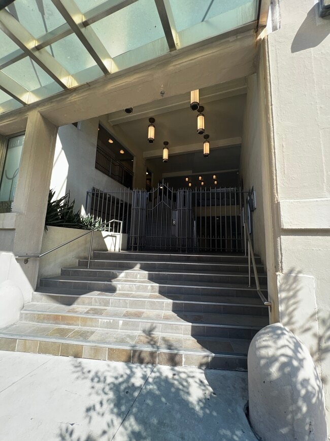 ENTRANCE - 333 Julia St Unit 333 Julia St #307