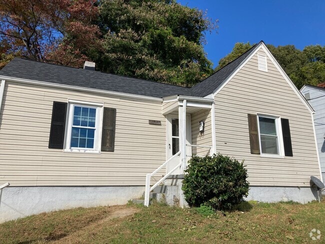Building Photo - 1147 W Academy St Rental