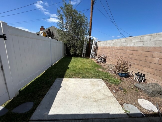 4432 Falcon Ave