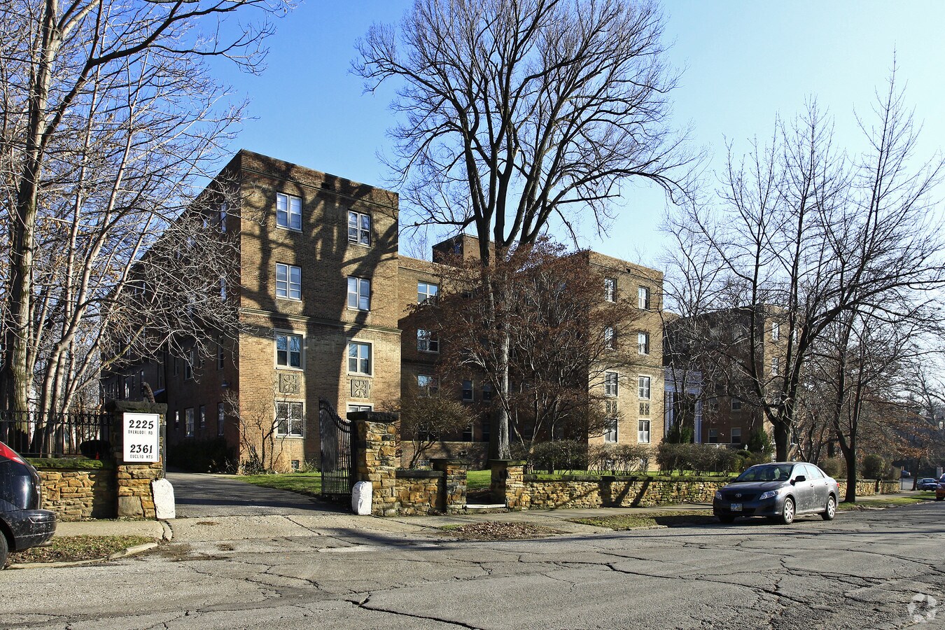 Overlook Park Apartments - Overlook Park Apartments