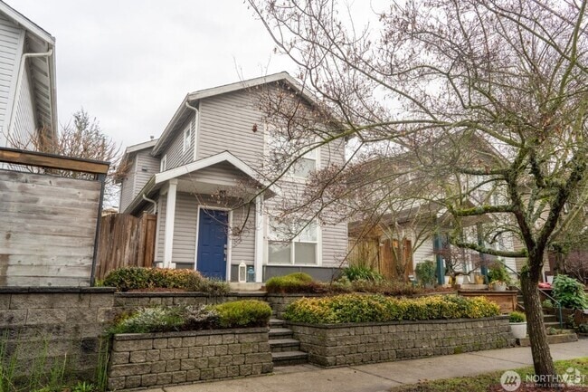 Building Photo - 3Bd/1.5Ba Seattle House