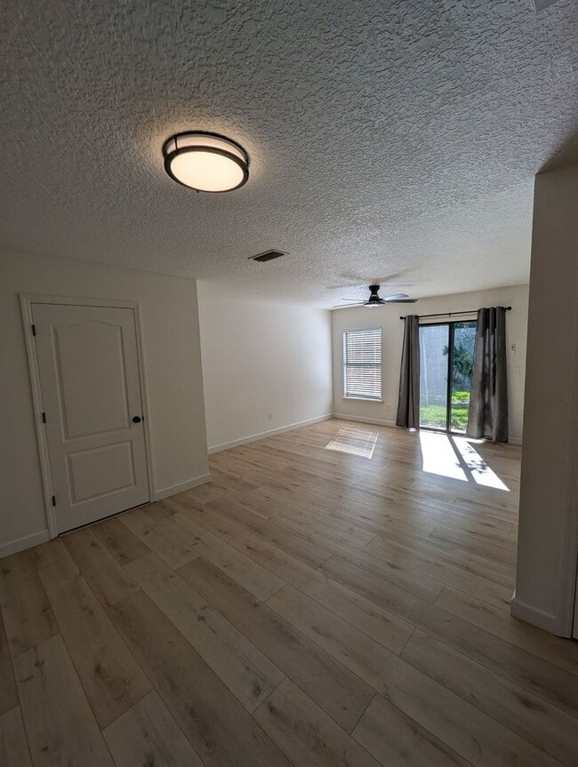 Photo - Beautiful 3 Bedroom 2.5 Bath Home in Paloma