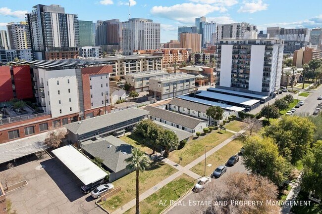 Building Photo - 829 N 4th Ave Unit 17