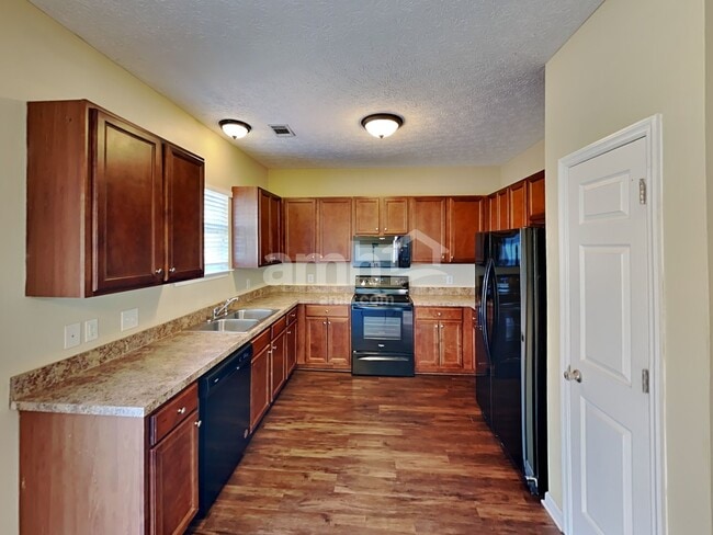 Photo - 106 Brant Ln