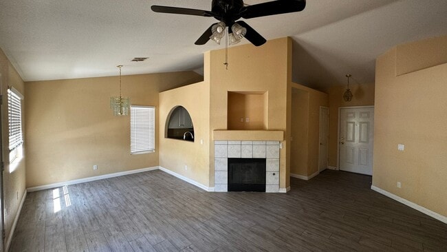 Photo - 249 Datura St