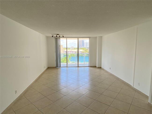 Photo - 3800 S Ocean Dr Unit 611