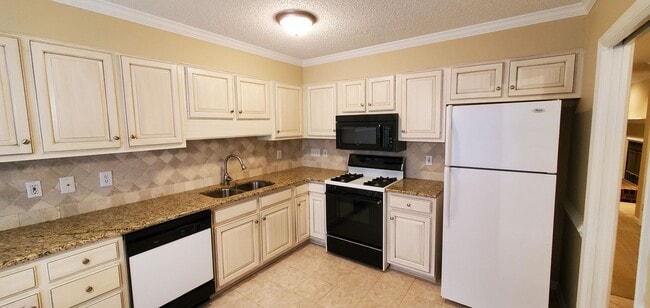 Photo - 2 Bedroom 2.5 Bathrooms Townhome