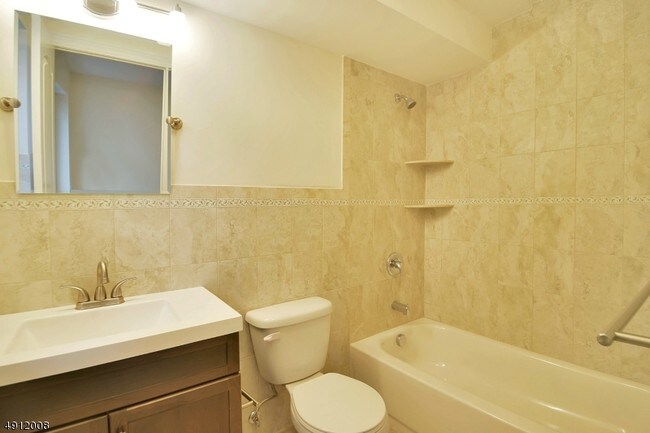 Photo - 410 Davis Ave