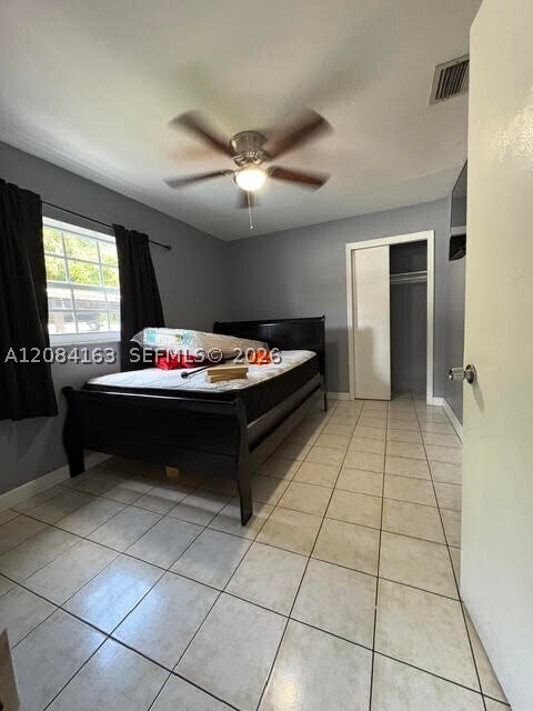 Photo - 441 NE 43rd St