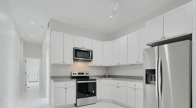 Photo - 2920 Auchentoroly Ter Apartments Unit A